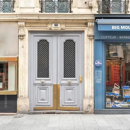 Moderne Renove Et Spacieux, Au Coeur De Париж