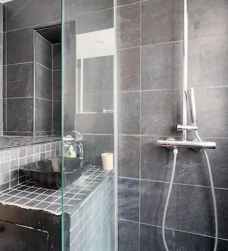 Moderne Renove Et Spacieux, Au Coeur De